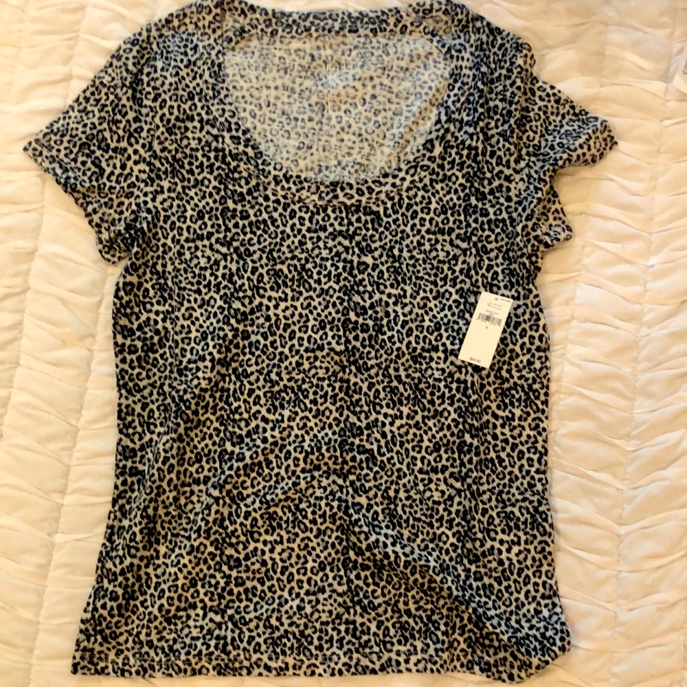 Banana Republic Small Cozy Tee with Black and Gray Cheetah print!
